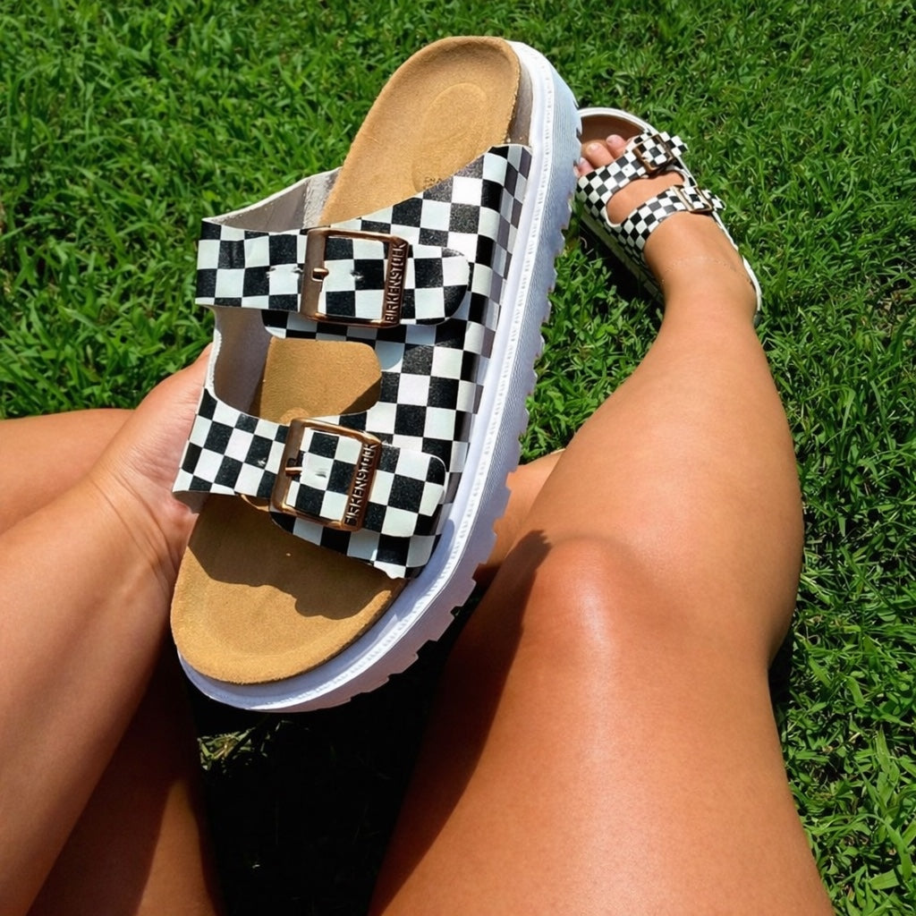 (WS) CHECKERED PLATFORM SLIDES